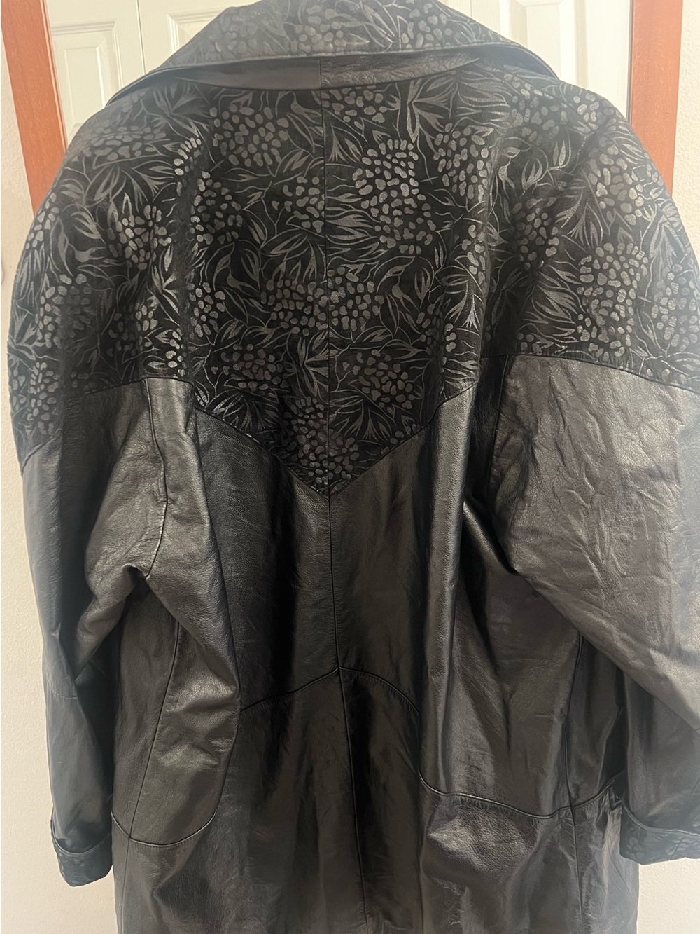 Vintage Fitz-Wright Black Leather Jacket with Floral Design - Picture 2 of 5